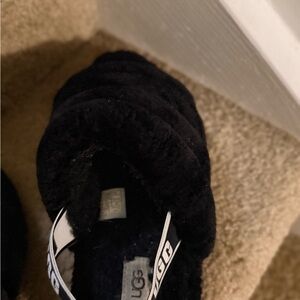 UGG Fluff Yeah Slide
Black